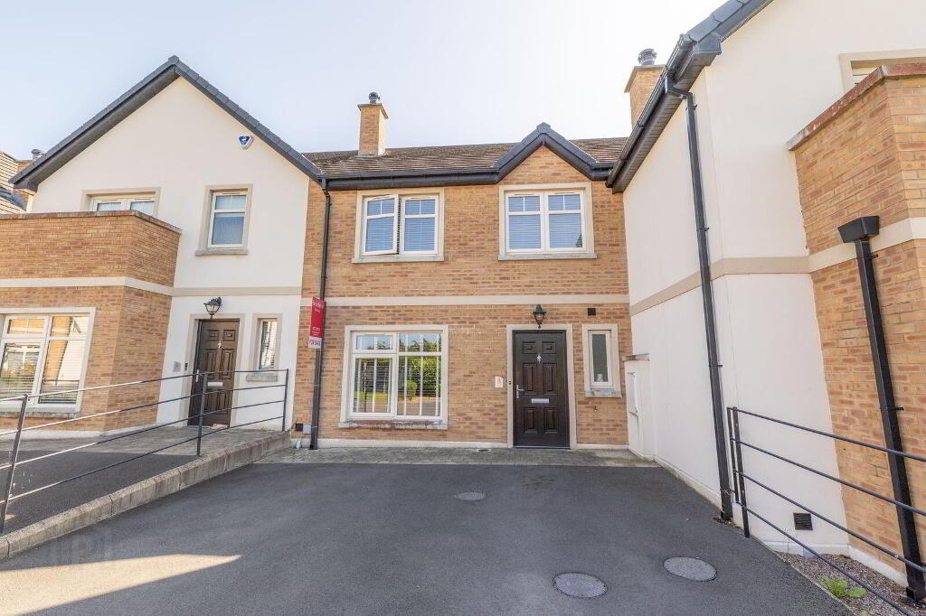 8 Belvedere Heights, Warrenpoint, Newry, BT34 3XZ