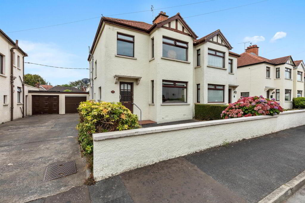 11 Laurelbank Avenue, Newtownards, BT23 4AT