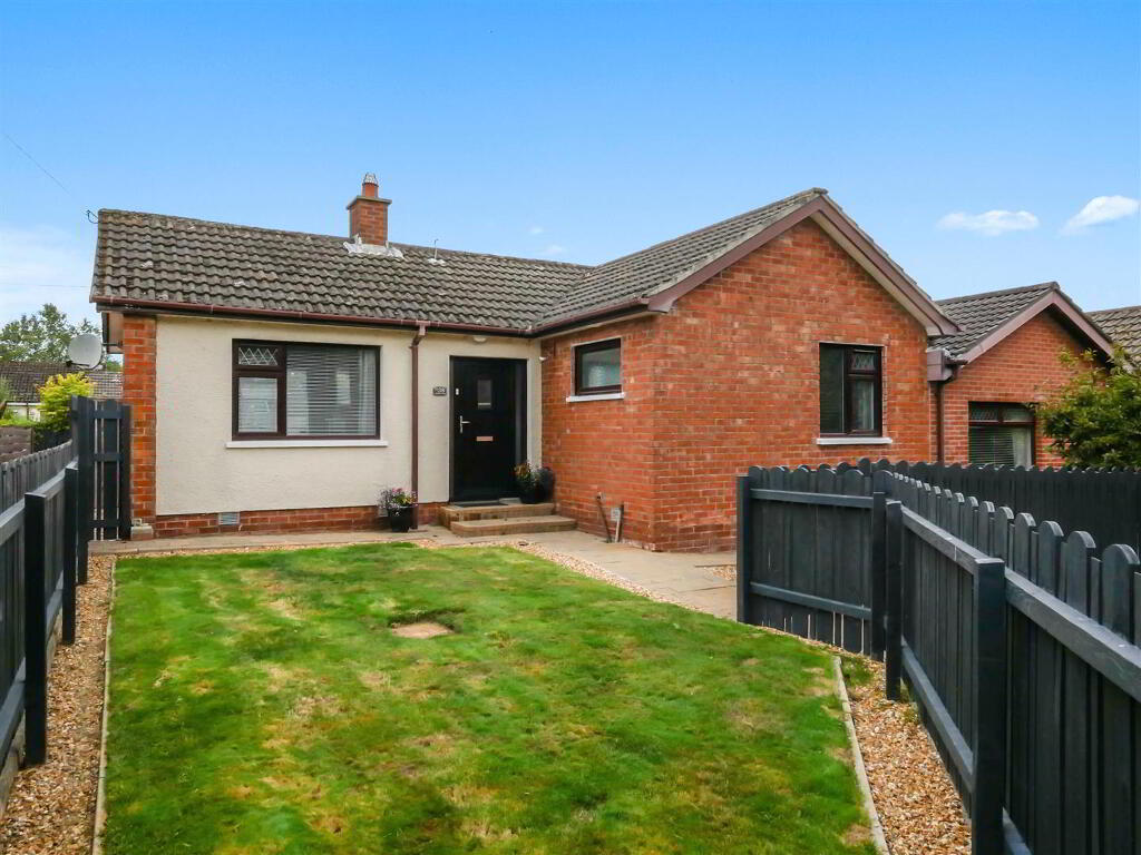 38 Kirkistown Walk, Belvoir Park, Belfast, BT8 7FF