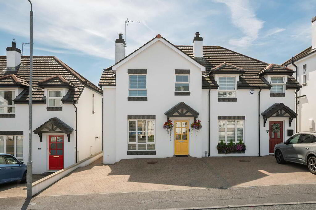 9 Crawfordsburn Close, Carnalea, Bangor, BT19 1LR