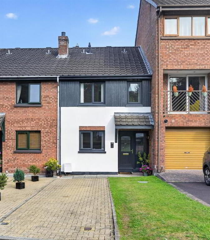 11 Upper Malone Close, Belfast, BT9 6LZ