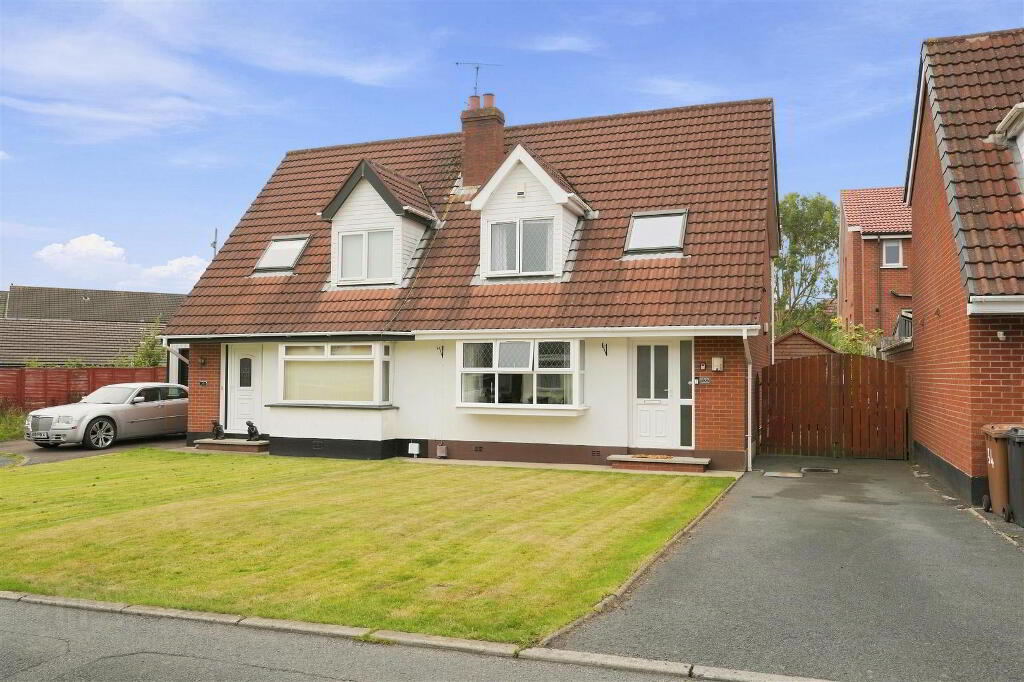52 Alveston Park, Carryduff, Belfast, BT8 8RP