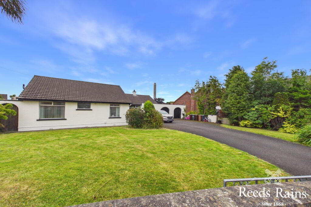 8 Craigowen Road, Carrickfergus, BT38 7NE