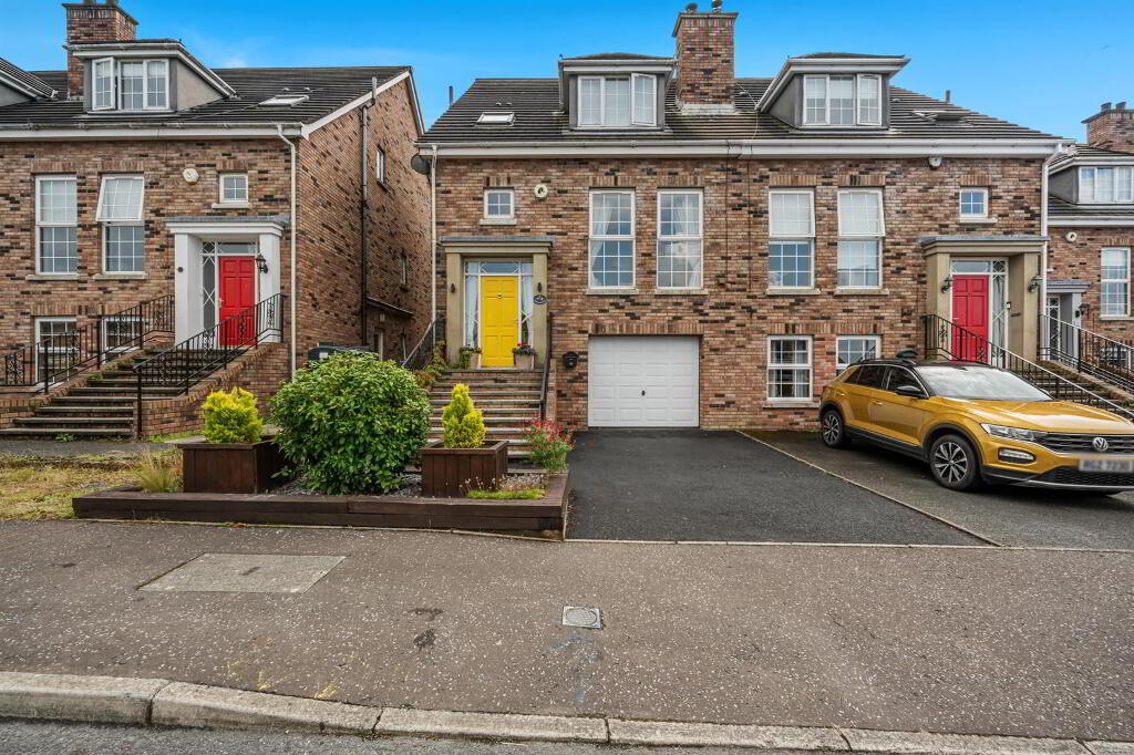 8 Demesne Hollow, Downpatrick, BT30 6WF