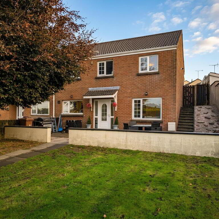8 Isle Of Shinney Walk, Ballynahinch, BT24 8DF