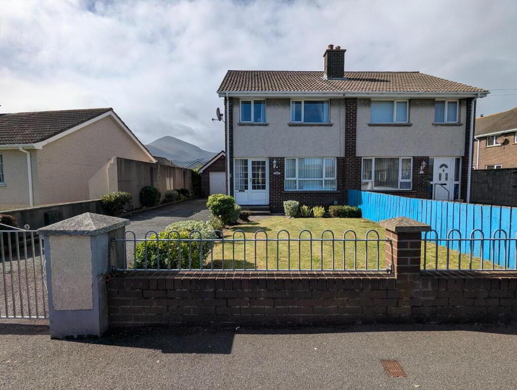 4 Mourne View Crescent, Newcastle, BT33 0QP