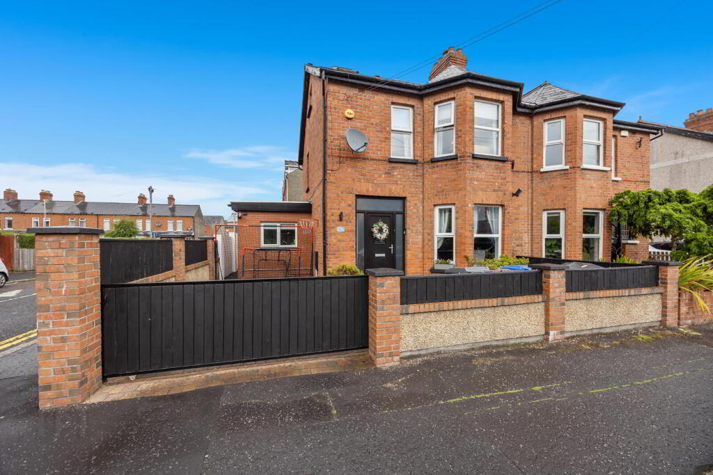 156 Ardenlee Avenue, Belfast, BT6 0AE