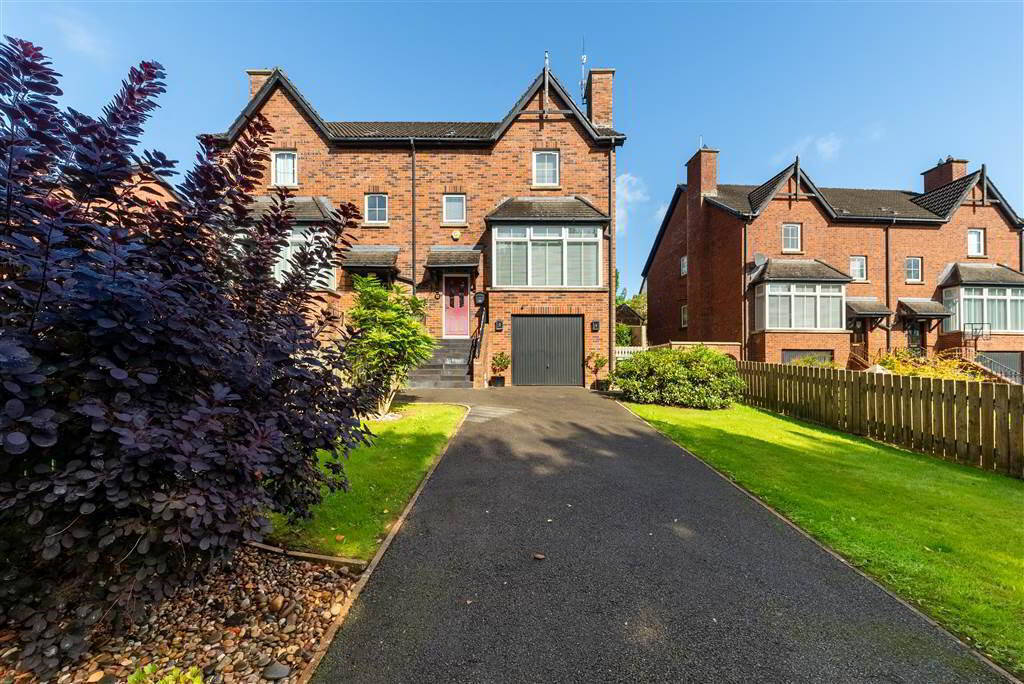 52 Lagmore Glen, Dunmurry, Belfast, BT17 0UZ