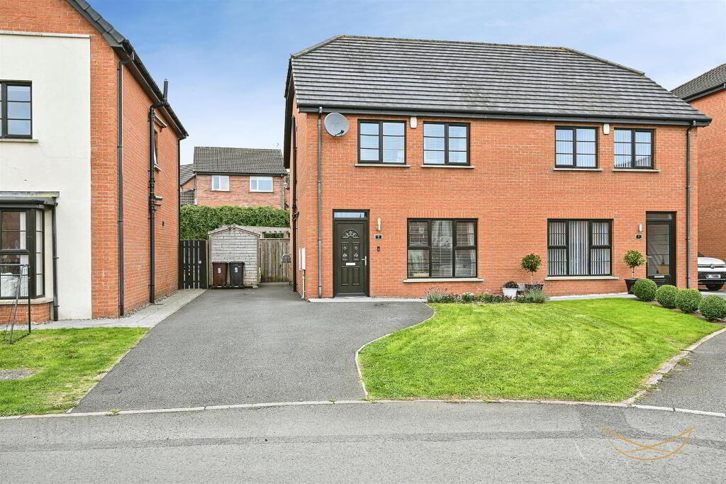 9 Highgrove Green, Carrickfergus, BT38 9UB