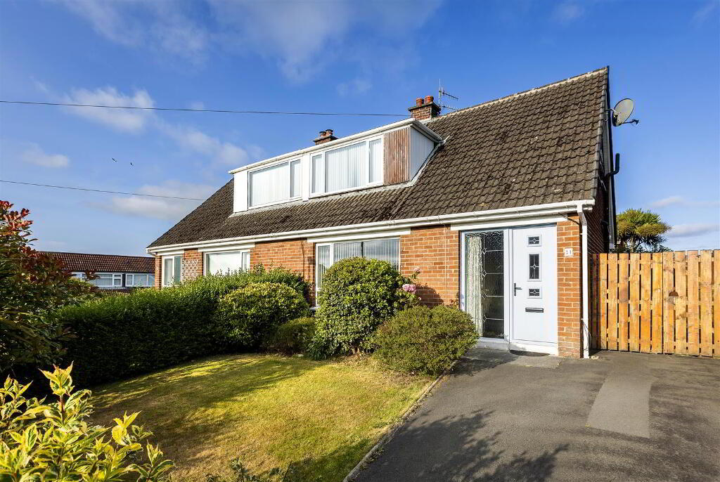 21 Ravelston Drive, Carnmoney, Newtownabbey, BT36 6PG