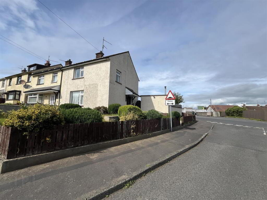3 Bedroom Terraced in BT35 6EL