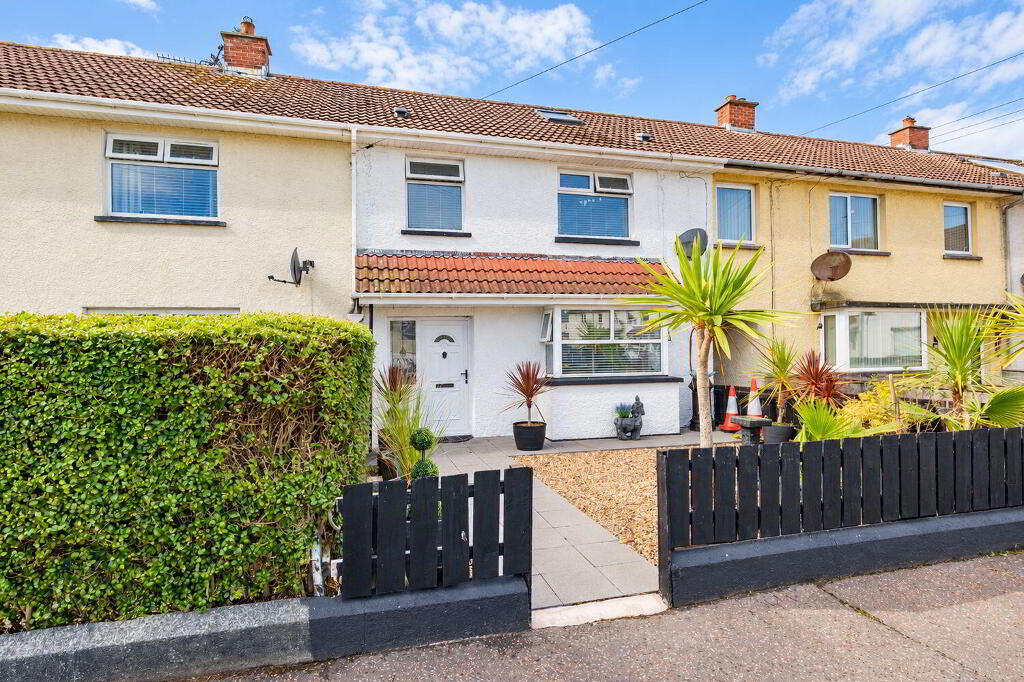 25 Skerrymor Place, Portrush, BT56 8JS