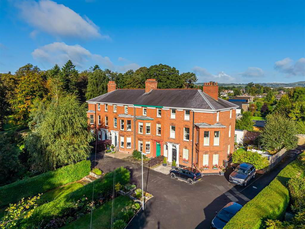 3 Parkmount, Lisburn, BT27 4AN