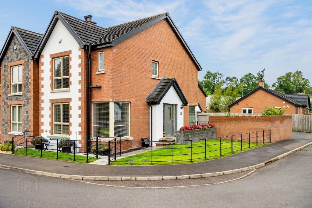 31 Haughtons Hall, Cullybackey, Ballymena, BT42 1FT