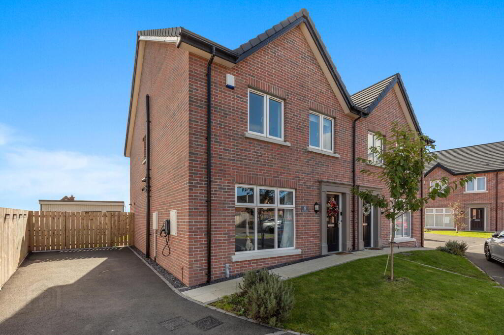 8 Oak Meadow Mews, Newtownards, BT23 7JJ