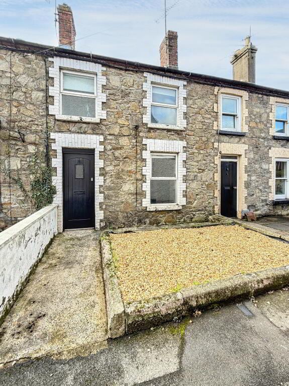 25 Charlemont Square West, Bessbrook, Newry, BT35 7AF