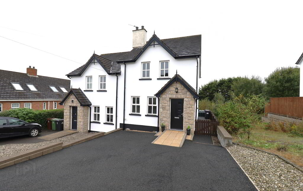 2 Barbrook Court, Dromore, BT25 1TT