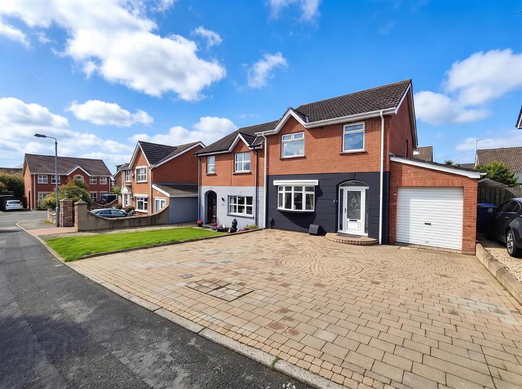 3 Lyndhurst Path, Belfast, BT13 3XY