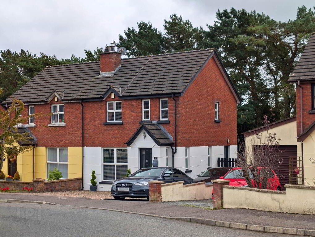 11 Molyneaux Avenue, Larne, BT40 2TU