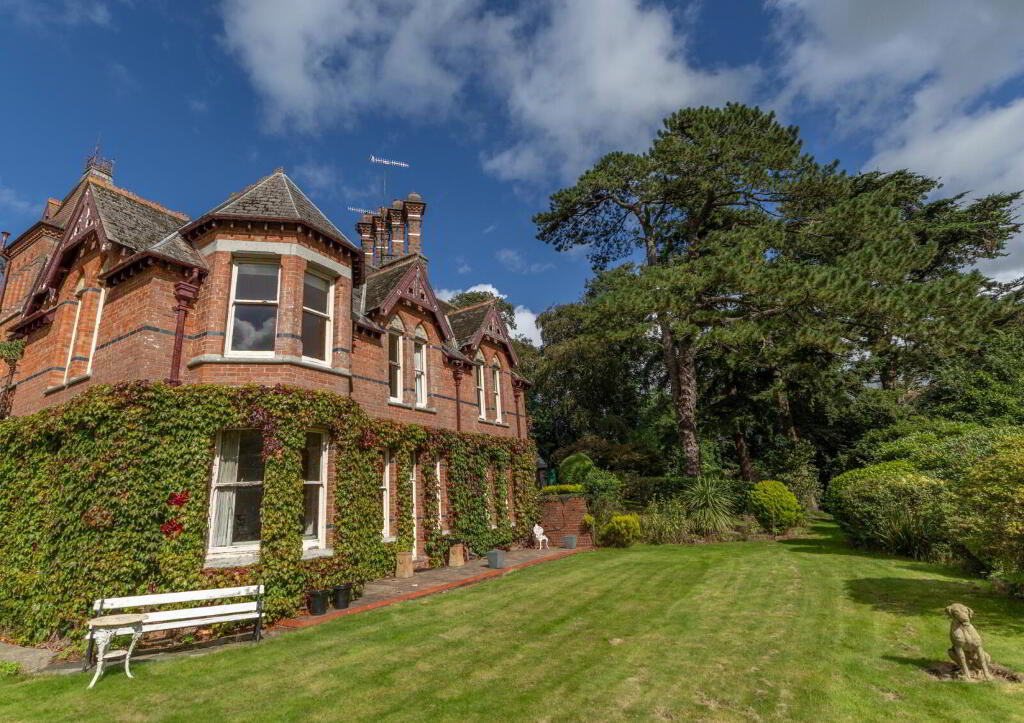 Rathturret, 12 Rath Road, Warrenpoint, Newry, BT34 3RX