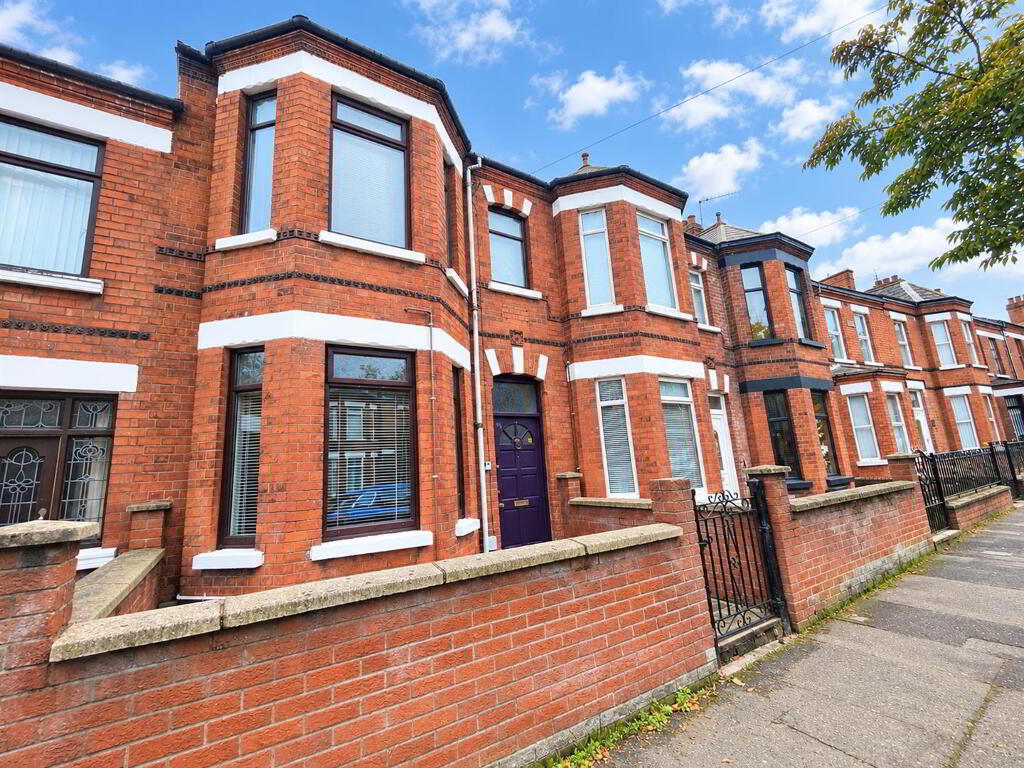 96 Ballygomartin Road, Belfast, BT13 3NE