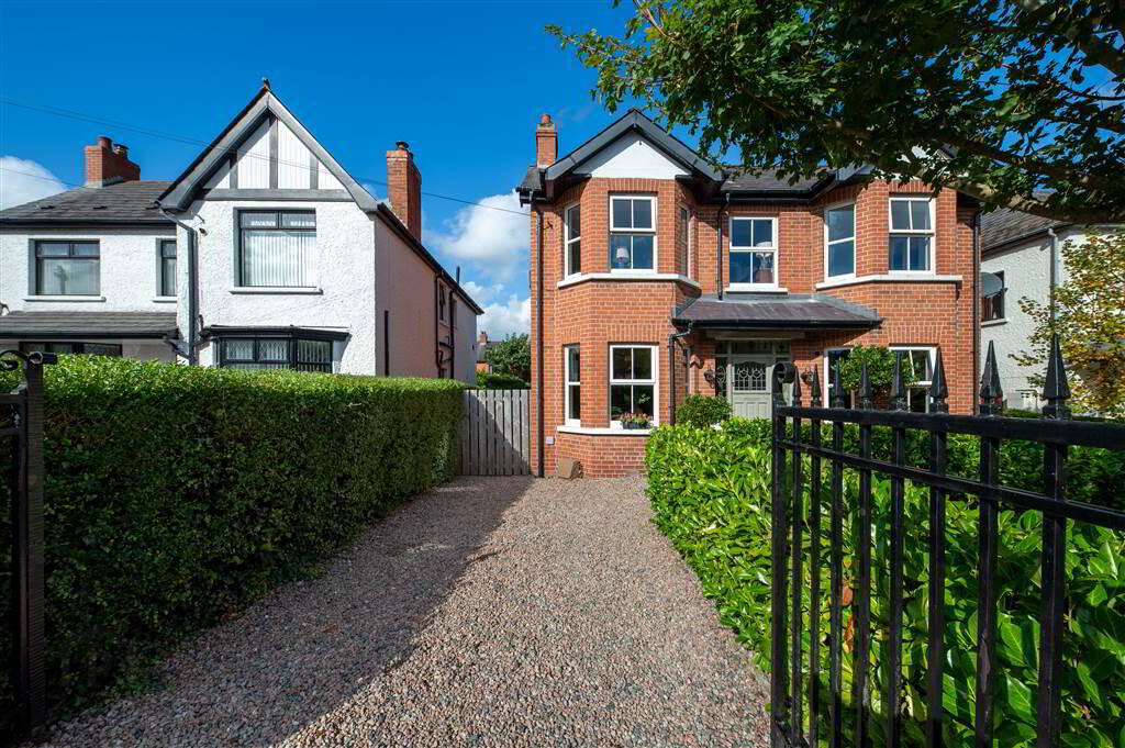 10 Grangeville Gardens, Upper Lisburn Road, Belfast, BT10 0HJ