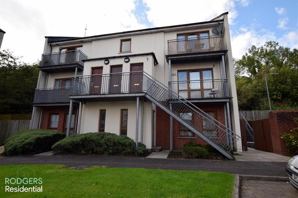 2 Bedroom Flat in BT13 3WL