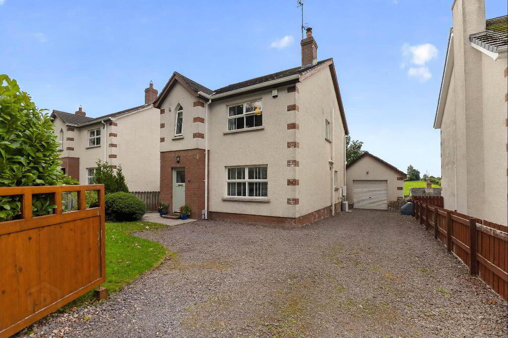 8 Demesne Valley, Dromore, BT25 1TD