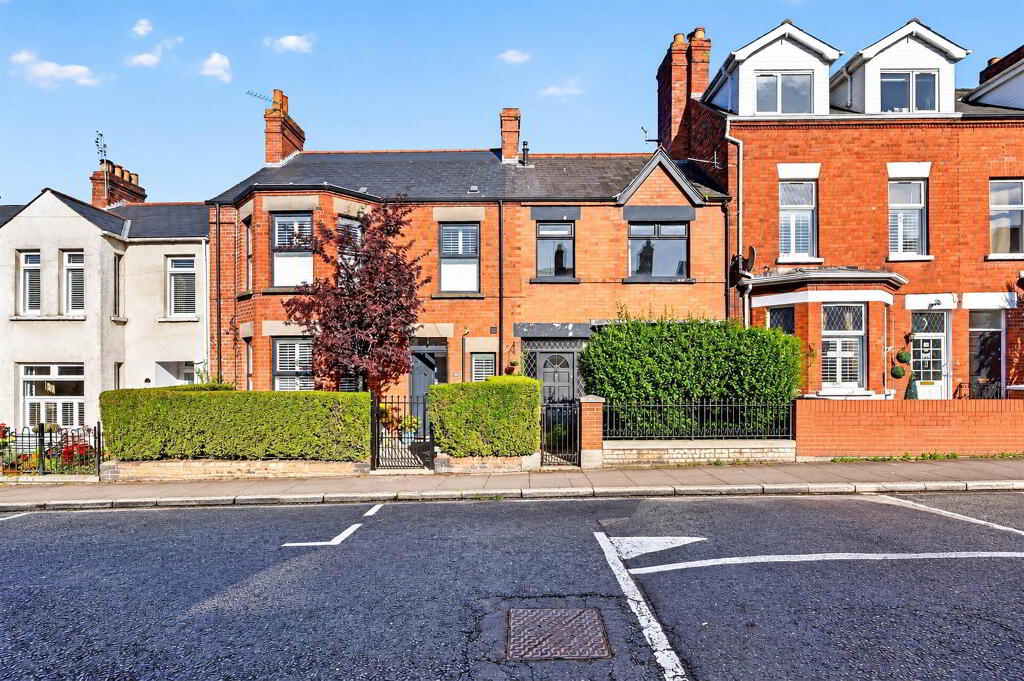 92 Downshire Road, Holywood, BT18 9LY