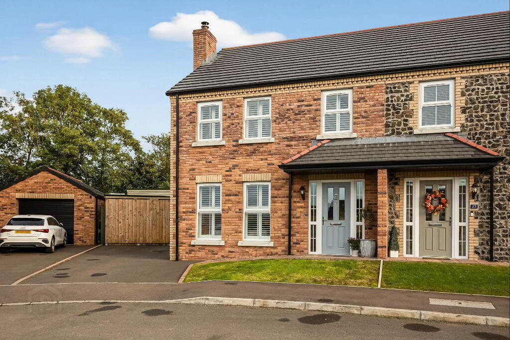 27 Wellington Park View, Maghaberry, Lisburn, BT67 0XS