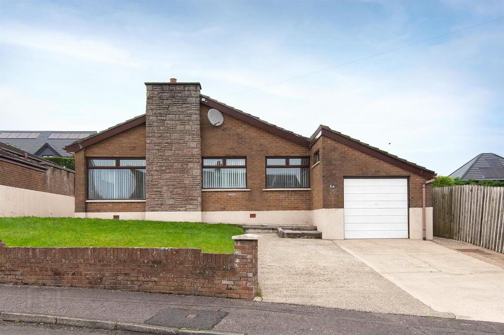 15 Marlborough Crescent, Carryduff, Belfast, BT8 8NP