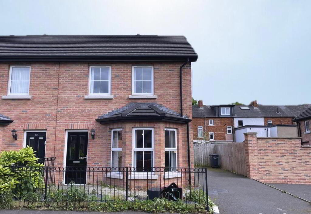 3 Bedroom Terraced in BT12 6LF