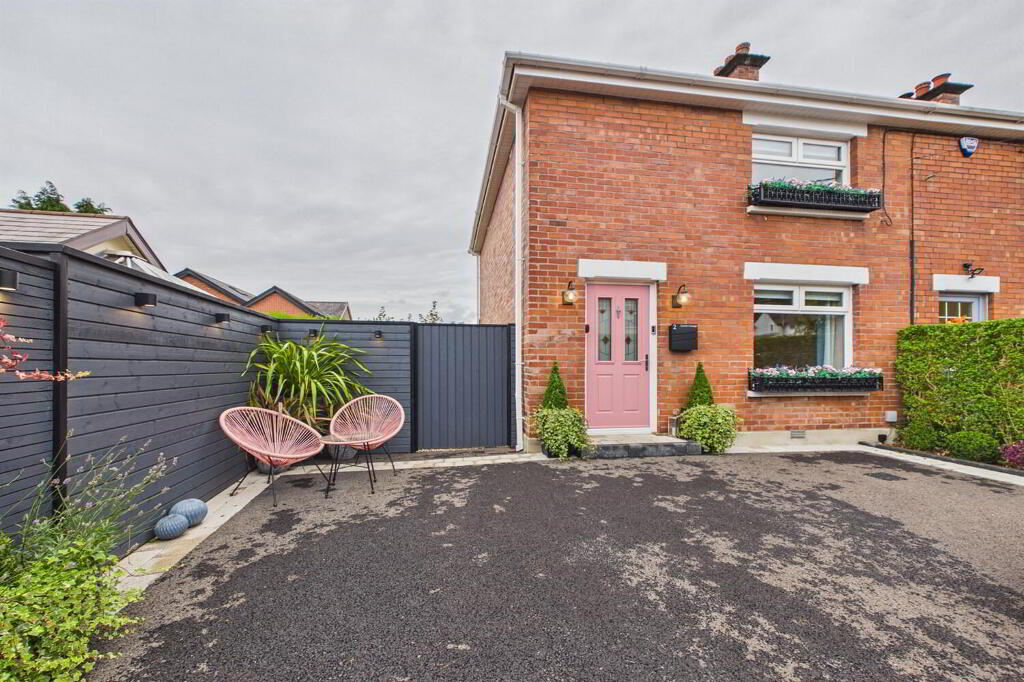 2 Bedroom Terraced in BT37 0NZ