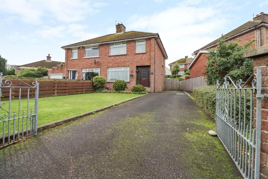 39 Wanstead Road, Dundonald, Belfast, BT16 2EJ