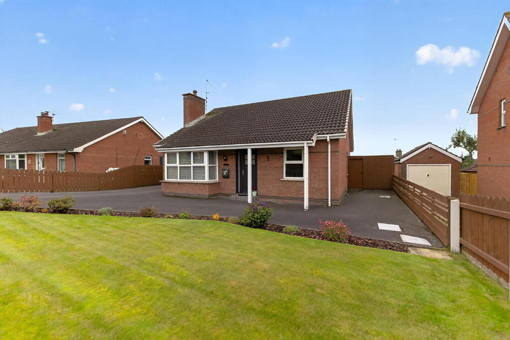 8 Castlehill, Comber, Newtownards, BT23 5XA