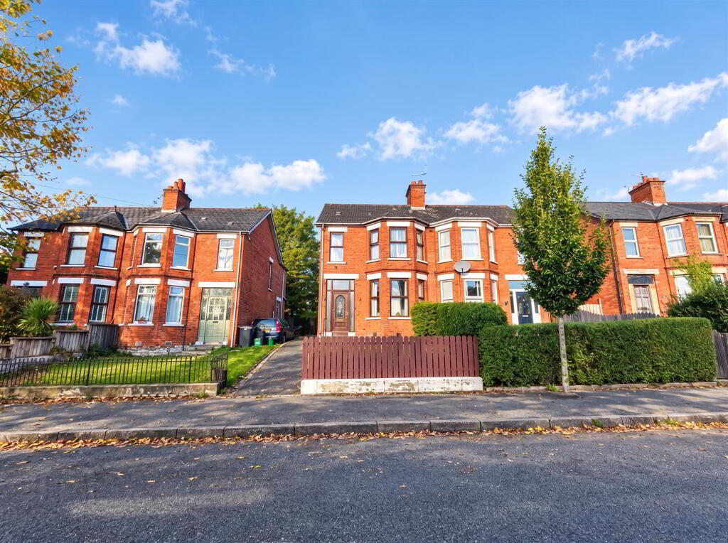 3 Bedroom Semi-Detached in BT14 6NT