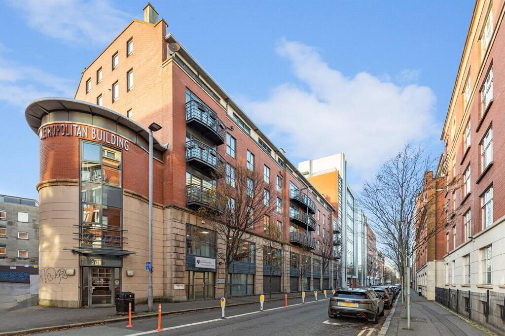 2 Bedroom Flat in BT2 8ED