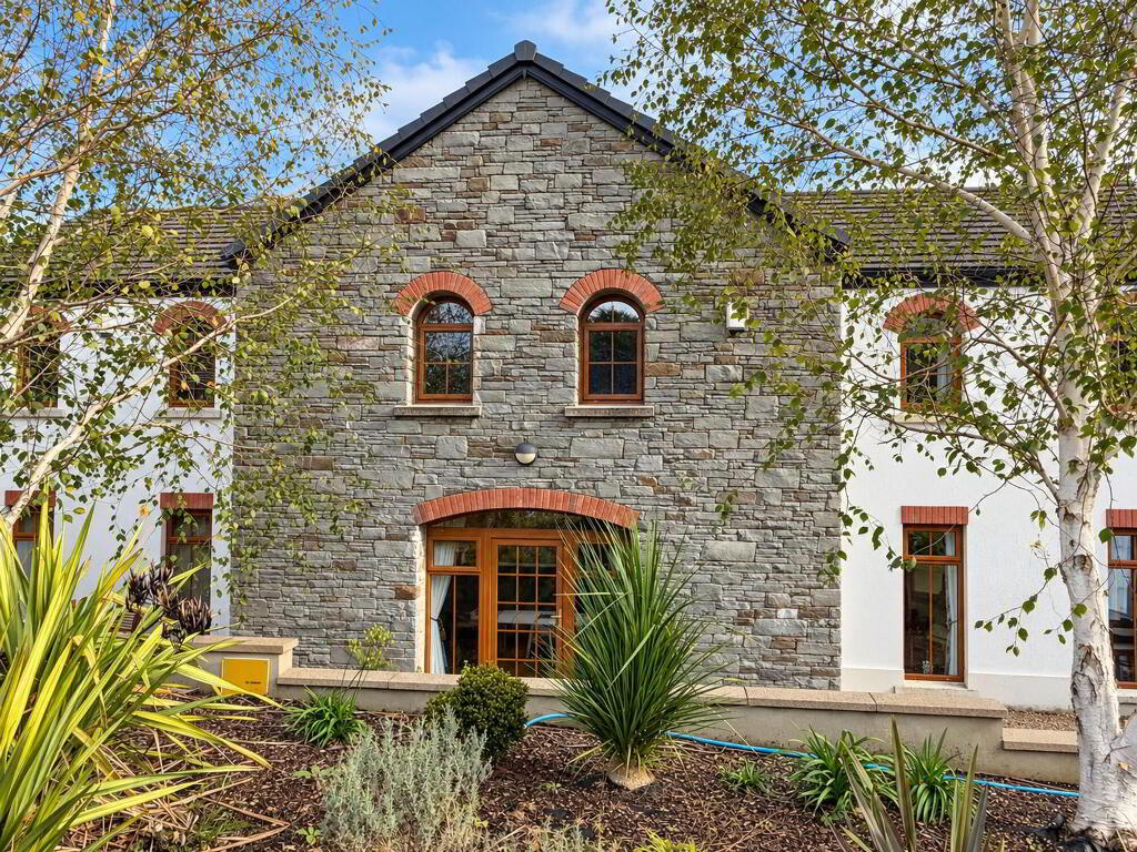 2 Gortaclee Court, Cushendall, Ballymena, BT44 0TL