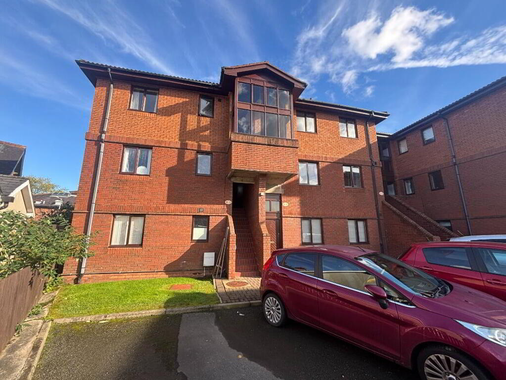 2 Bedroom Flat in BT9 5GQ