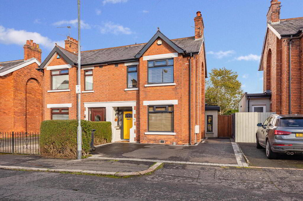 8 Gibson Park Gardens, Belfast, BT6 9GN