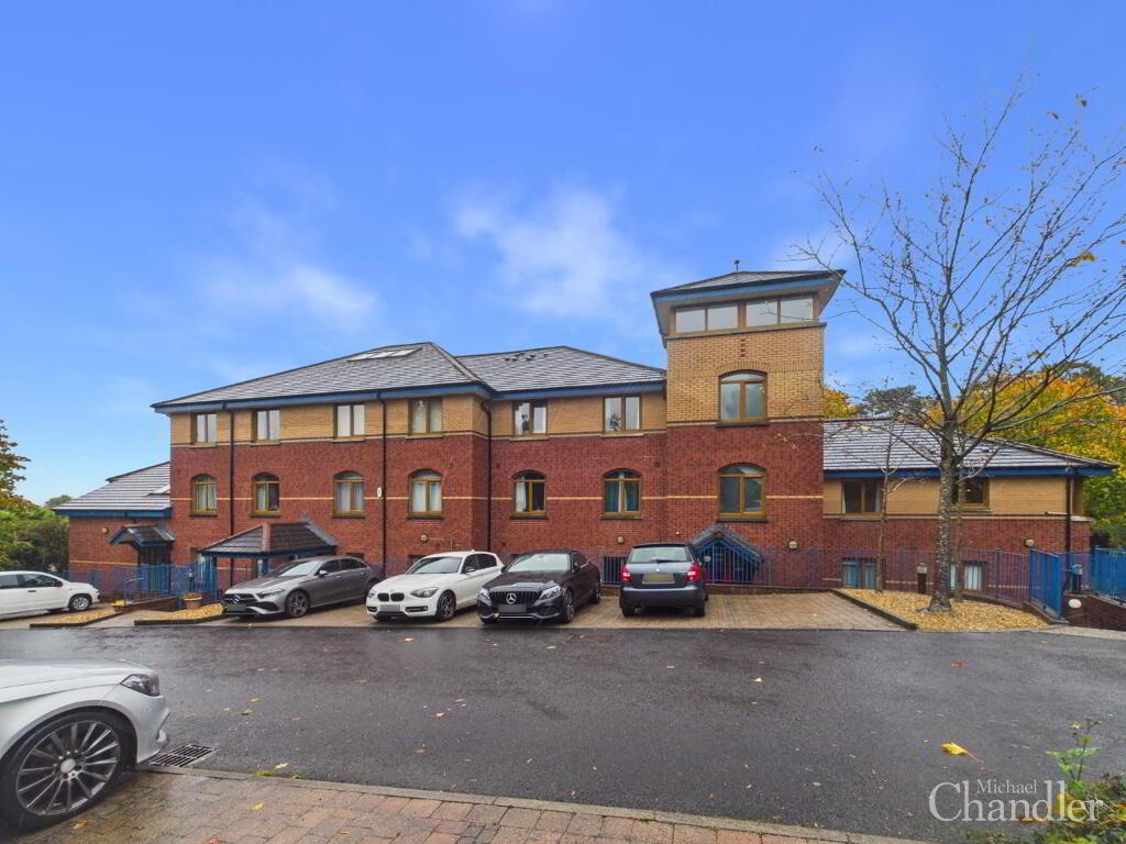 2 Bedroom Flat in BT5 7GS