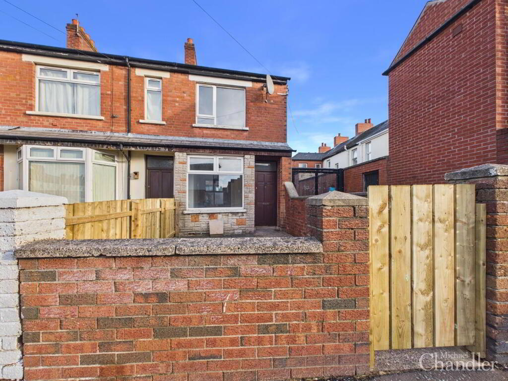 2 Bedroom Terraced in BT7 3EW