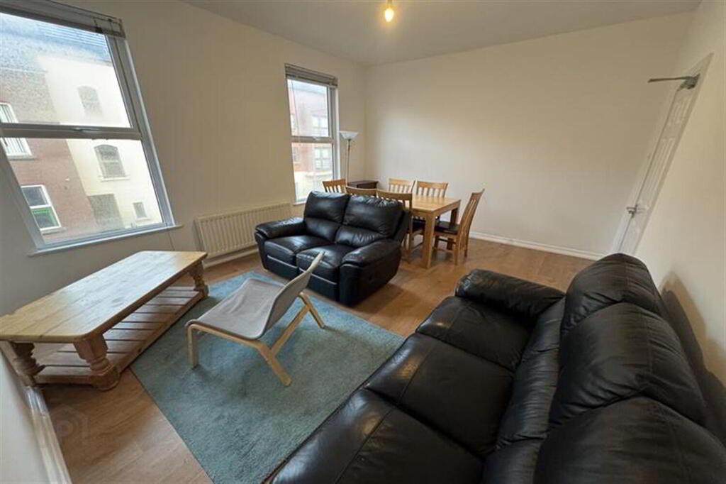 3 Bedroom Flat in BT9 6DG