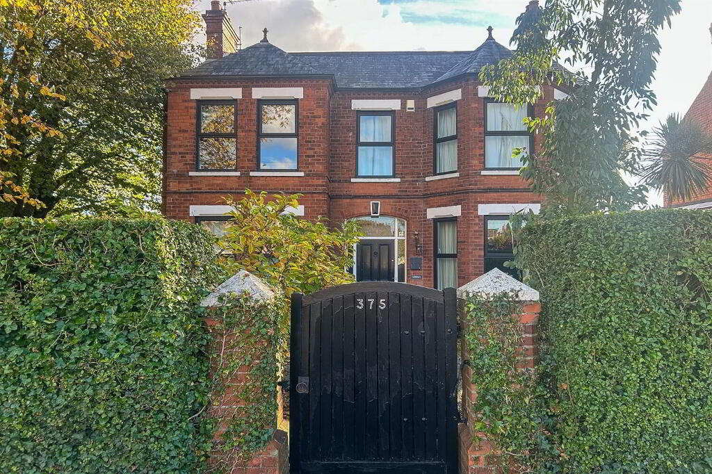 6 Bedroom Detached in BT4 3LF