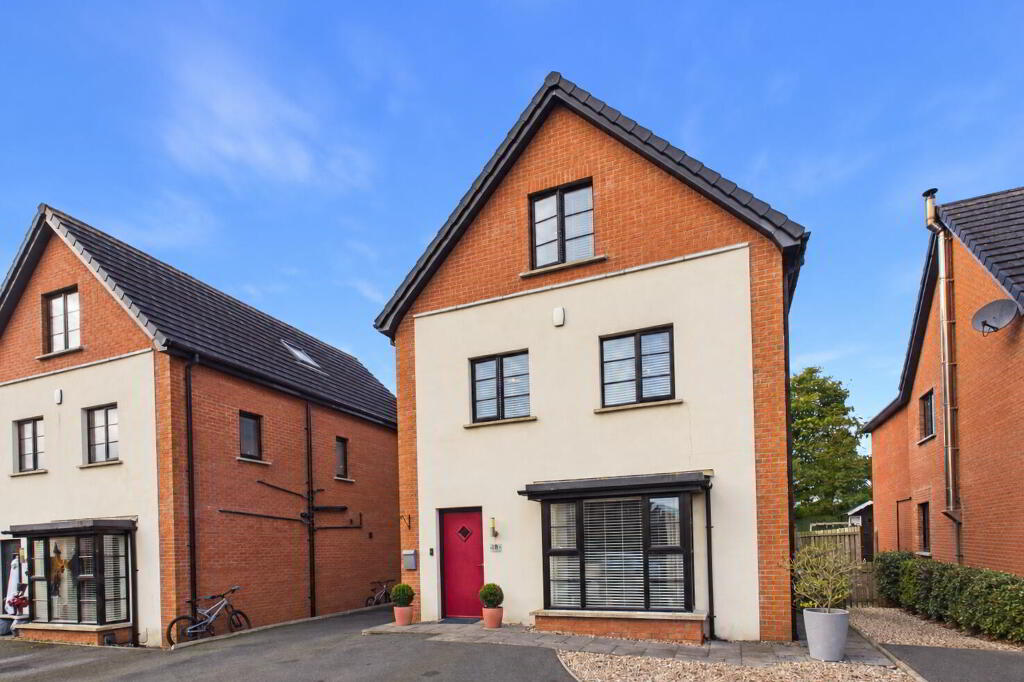 18 Highgrove Green, Carrickfergus, BT38 9UB