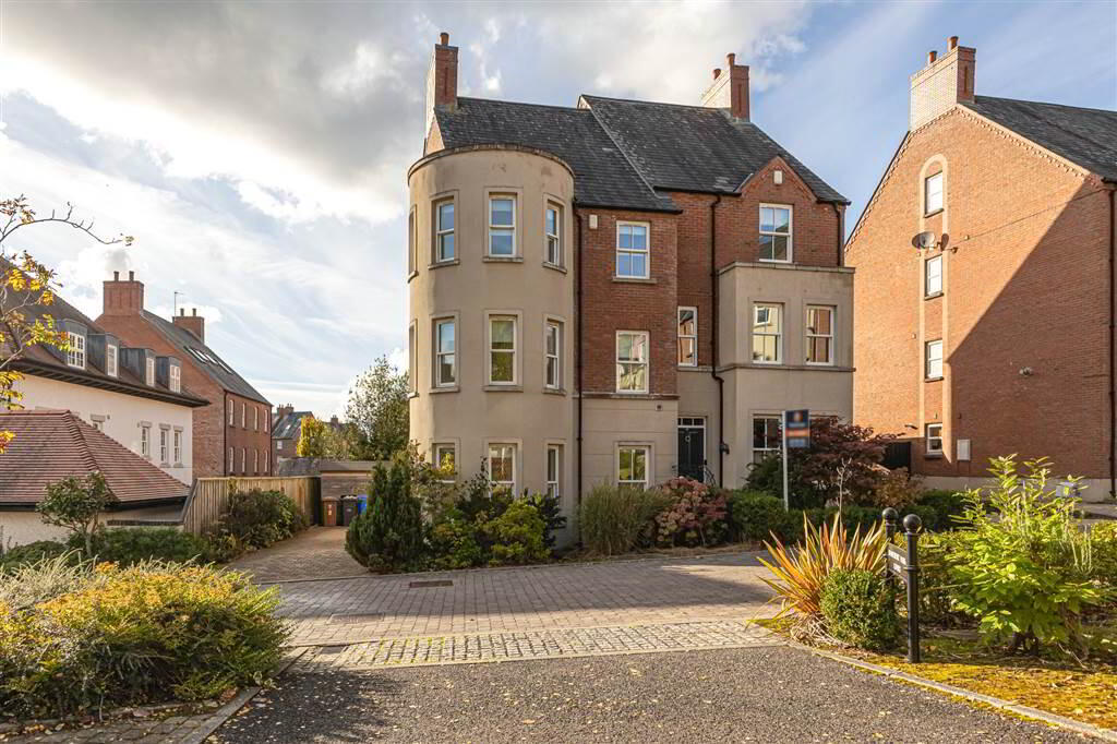 9 Danesfort Park Central, Malone, Belfast, BT9 7RE