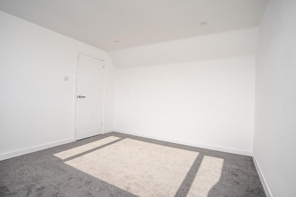 Photograph 24, 30 Ravelston Avenue 