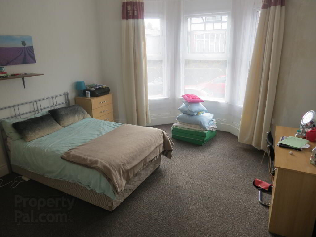 31 Malone Ave Apt 1, Belfast