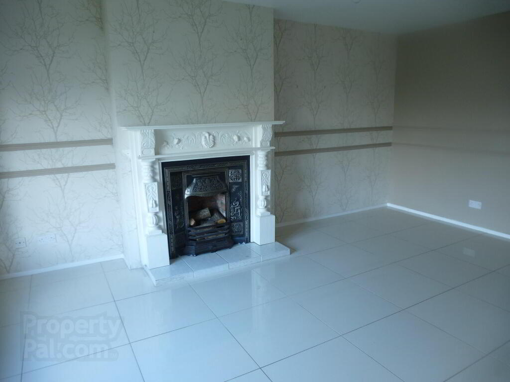 Photo 2 of 121 Landgarve Manor, Crumlin