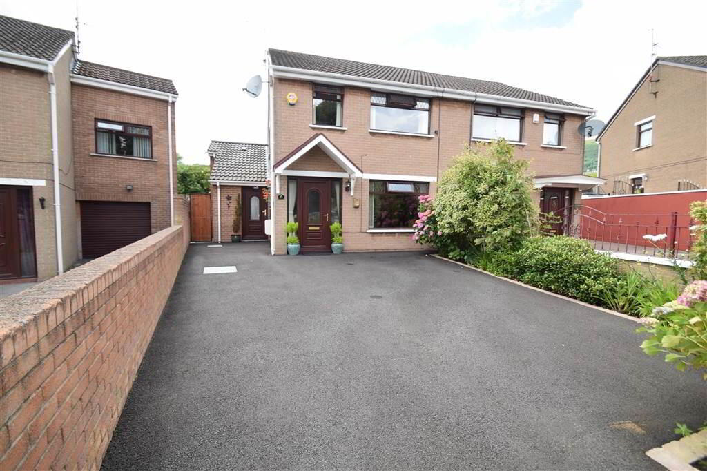 73 Coolnasilla Park West Glen Road, Belfast